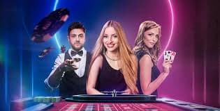 Giao diện trang chủ vvv88 với bóng đá và slot online